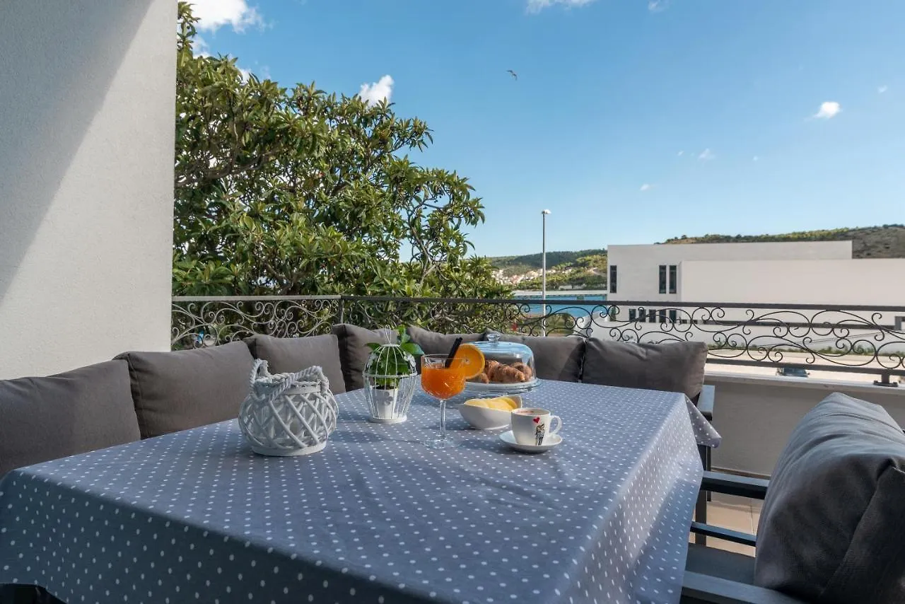 Apartman Tragos Trogir 0*,