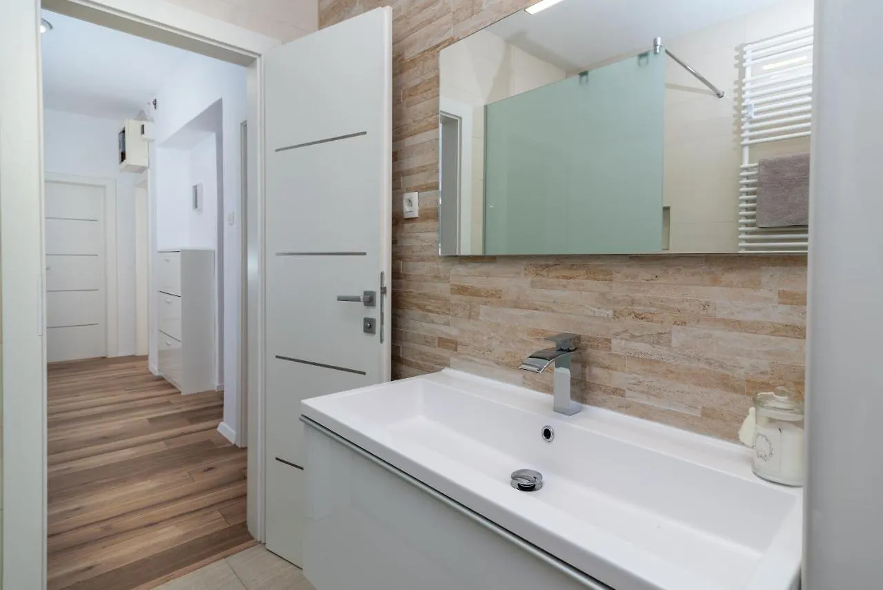 Apartman Tragos Trogir 0*,
